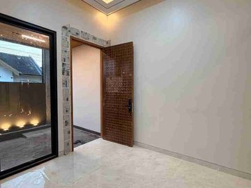 RUMAH MEWAH 2 LANTAI TROPIS KONTEMPORER MODERN DI PURWOMARTANI SLEMAN DEKAT KAMPUS UKRIM