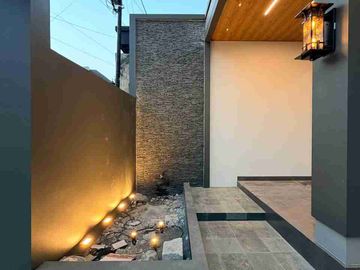 RUMAH MEWAH 2 LANTAI TROPIS KONTEMPORER MODERN DI PURWOMARTANI SLEMAN DEKAT KAMPUS UKRIM