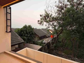 RUMAH MEWAH 2 LANTAI TROPIS KONTEMPORER MODERN DI PURWOMARTANI SLEMAN DEKAT KAMPUS UKRIM
