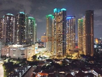 Apartemen Premium – View City, Semi Furnished, Strategis private lift .Disewakan Apartemen 3br+1 di condo taman anggrek residence