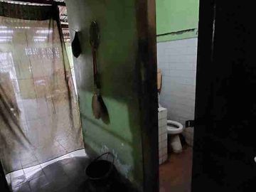Tanah dan Bangunan lama Akses Strategis Jalan Utama Kota Solo
