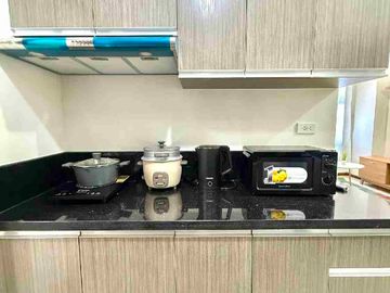 For Rent: Fully furnished modern 1 bedroom at Galleria Residences Cebu City.  Direct access to Robinson s Galleria