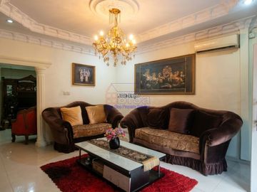 Rumah Mewah 2 Lantai di Penuin Nagoya Dekat BCS