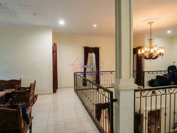 Rumah Mewah 2 Lantai di Penuin Nagoya Dekat BCS