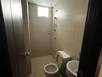 Rent to Own 2 Bedroom San Lorenzo Place Near BGC, Makati, NAIA airport