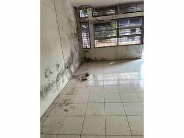 DISEWAKAN: Gudang Strategis di Kamal Business Center – Akses Container