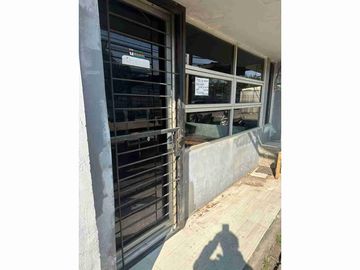 DISEWAKAN: Gudang Strategis di Kamal Business Center – Akses Container