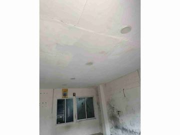 DISEWAKAN: Gudang Strategis di Kamal Business Center – Akses Container