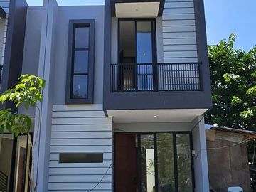 Rumah Minimalis Modern di Surabaya Selatan , Hadap Timur/Barat/Selatan