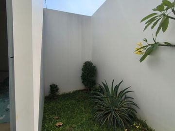 Rumah Minimalis Modern di Surabaya Selatan , Hadap Timur/Barat/Selatan