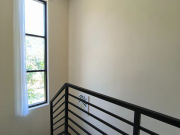 Rumah Minimalis Modern di Surabaya Selatan , Hadap Timur/Barat/Selatan