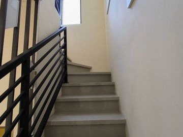 Rumah Minimalis Modern di Surabaya Selatan , Hadap Timur/Barat/Selatan