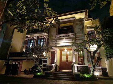 Rumah Mewah bagus siap huni di Menteng..