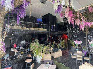 Local en Arriendo en el Lleras, Poblado Medellín Antioquia