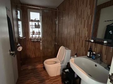 🏢 FOR SALE: 1-Bedroom + Den/Office Unit — The Senta, Makati- Legaspi Villlage near Greenbelt