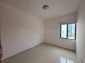 Casa en Renta en Valle de Juriquilla | 3 Recámaras | Alberca | Seguridad 24/7 / DG
