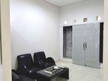 Dijual Rumah Semi Furnished Purimas Gunung Anyar MERR REV.A623