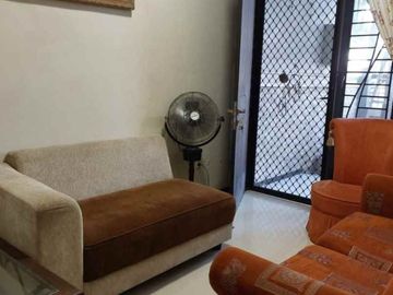 Dijual Rumah Semi Furnished Wisma Kedung Asem Rungkut REV.A625