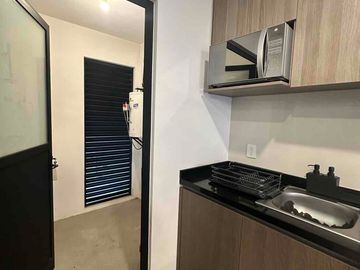 CASA AMUEBLADA EN RENTA EN TOLUCA CERCA DEL AEROPUERTO Y PARQUE INDUSTRIAL 2000