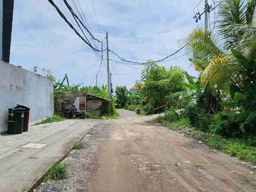 Tanah Luas 1300m2 Dekat Pantai Seseh Canggu