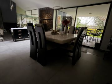 SE VENDE CASA