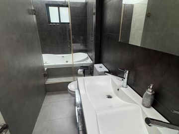 SE VENDE CASA