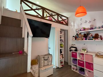 SE VENDE CASA