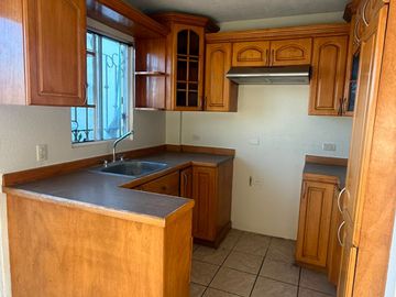 SE RENTA BONITA CASA EN PRIVADA DE 2 NIVELES