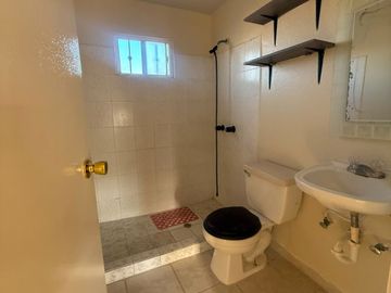 SE RENTA BONITA CASA EN PRIVADA DE 2 NIVELES