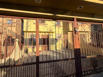 SE RENTA BONITA CASA EN PRIVADA DE 2 NIVELES