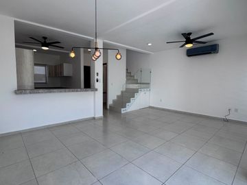 Casa en Renta de Tres recámaras en Residencial Madr