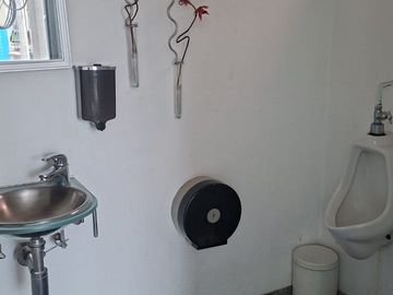 Inmueble comercial con excelente ubicación en Viveros Del Valle.