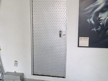 Inmueble comercial con excelente ubicación en Viveros Del Valle.