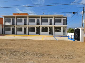 Local Comercial en Renta Maneadero Planta Baja - Plaza Alemur