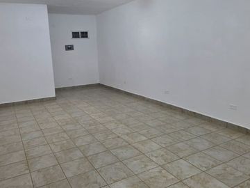 Local Comercial en Renta Maneadero Planta Baja - Plaza Alemur