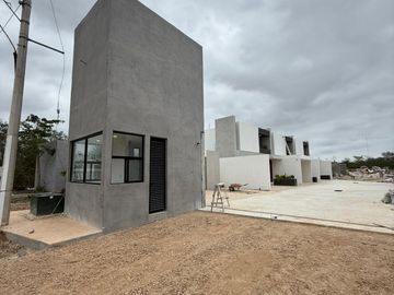 Casa en venta en privada en Cholul en Mérida Yucatán