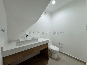 Departamento Dúplex en Renta en El Refugio | 2 Recámaras | Terraza Privada | Alberca Climatizada / DG