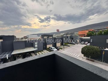 Departamento Dúplex en Renta en El Refugio | 2 Recámaras | Terraza Privada | Alberca Climatizada / DG