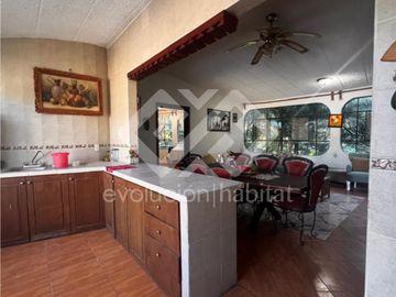 CASA SOLA EN VENTA CON JARDIN EN SAN GASPAR JIUTEPEC