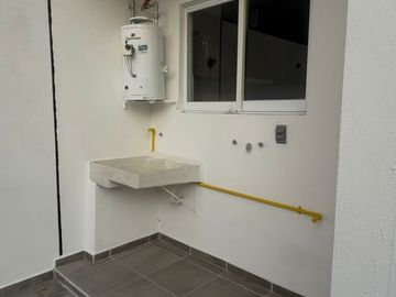 CASA EN VENTA JARDINES DE LA PAZ