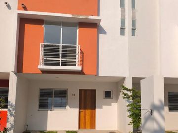 CASA EN VENTA JARDINES DE LA PAZ