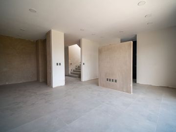 Casa de 5 recamaras Solares – Altanza Zona Real