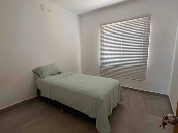 Casita 2 rec 2 baños renta