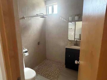 Casita 2 rec 2 baños renta