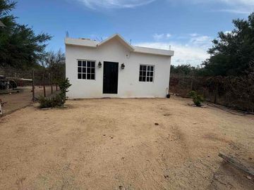 Casita 2 rec 2 baños renta