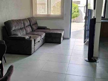 ¡Casa totalmente amueblada de 3 habitaciones!