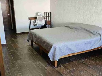 ¡Casa totalmente amueblada de 3 habitaciones!