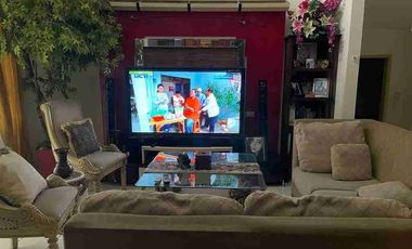 Hot listing...Jual cepat rumah di boulevard  kota wisata