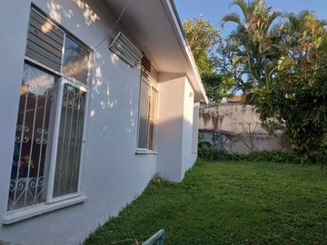 SE VENDE CASA SOLA UN NIVEL MUY CENTRICA IDEAL, PARA ASILO, ESCUELA, OFICINAS, SPA, ETC, COLONIA CANTARRANAS, CUERNAVACA