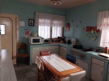 SE VENDE CASA SOLA UN NIVEL MUY CENTRICA IDEAL, PARA ASILO, ESCUELA, OFICINAS, SPA, ETC, COLONIA CANTARRANAS, CUERNAVACA